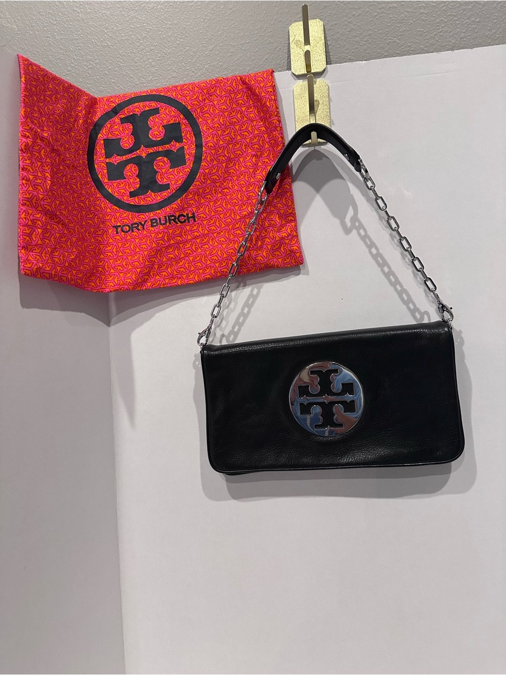 200 - Tory Burch Reva Black Leather Fold Over Clutch Shoulder Bag Silver Logo
